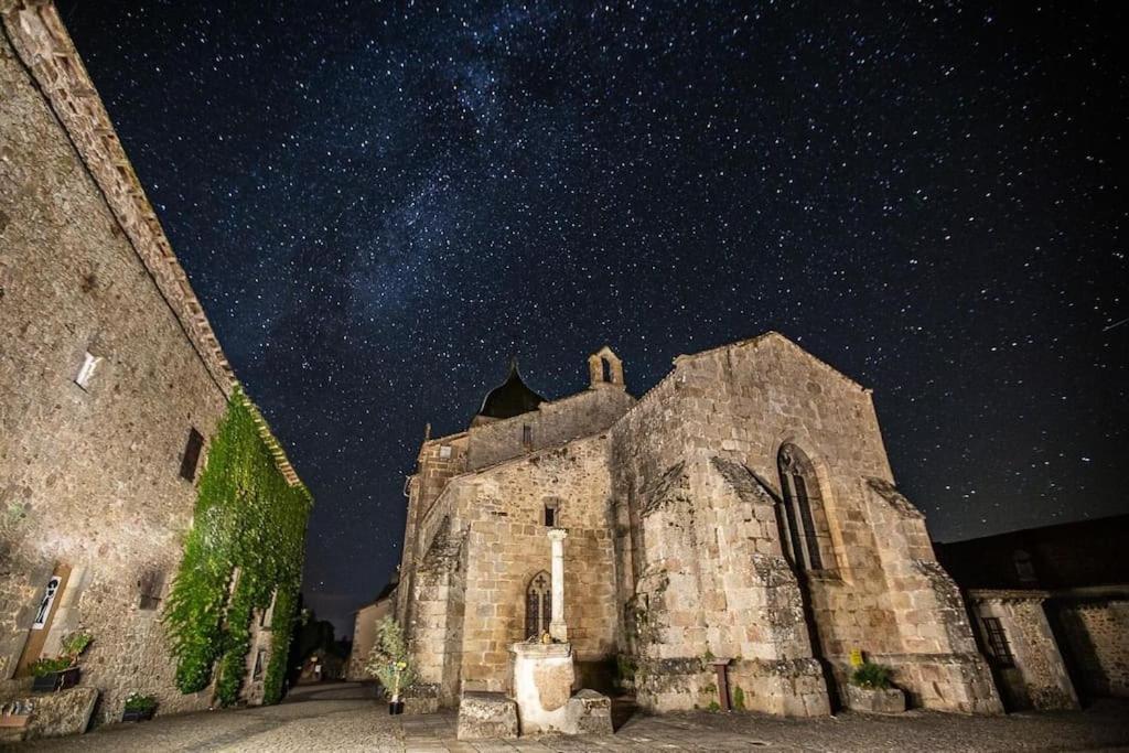 Du Haut Des Remparts Brigueuil Екстериор снимка