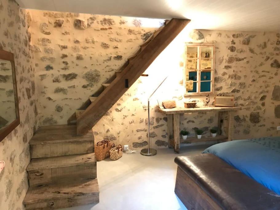 Du Haut Des Remparts Brigueuil Екстериор снимка
